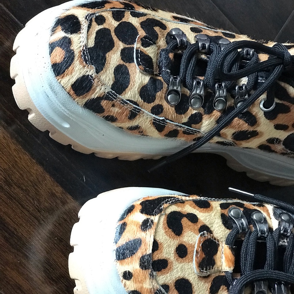 TIGER PLATFORM SHOES 🔥🐅 US 7